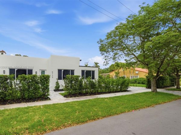 5735 SW 12th St , West Miami, FL 33144