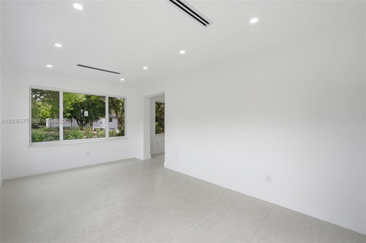 5735 SW 12th St , West Miami, FL 33144 Photo