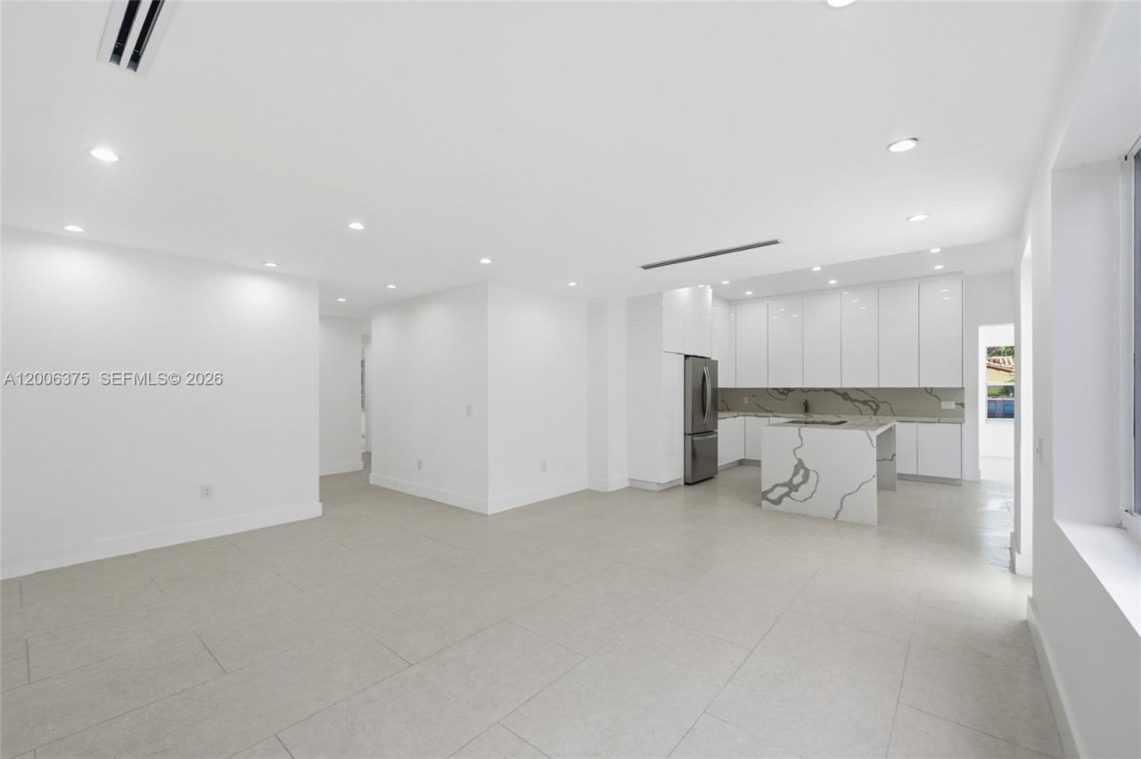 5735 SW 12th St , West Miami, FL 33144 Photo