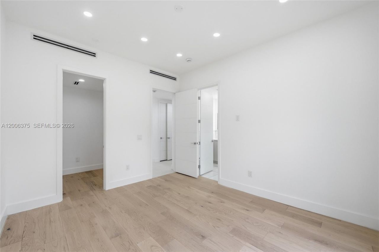 5735 SW 12th St , West Miami, FL 33144 Photo