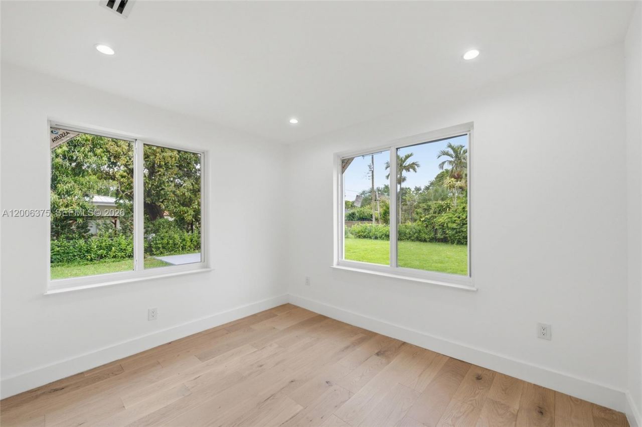 5735 SW 12th St , West Miami, FL 33144 Photo