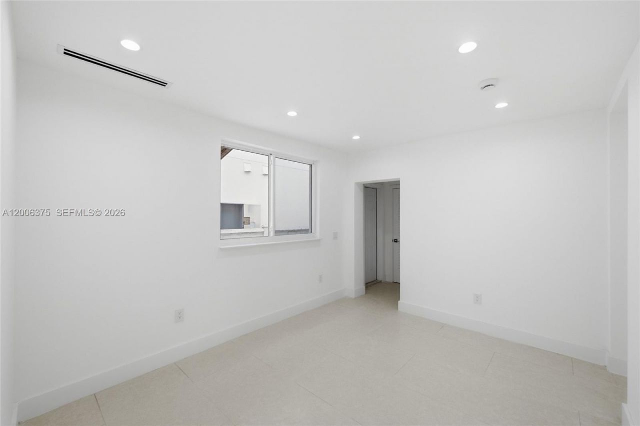 5735 SW 12th St , West Miami, FL 33144 Photo