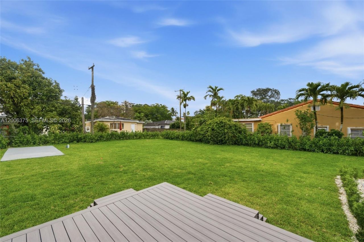 5735 SW 12th St , West Miami, FL 33144 Photo