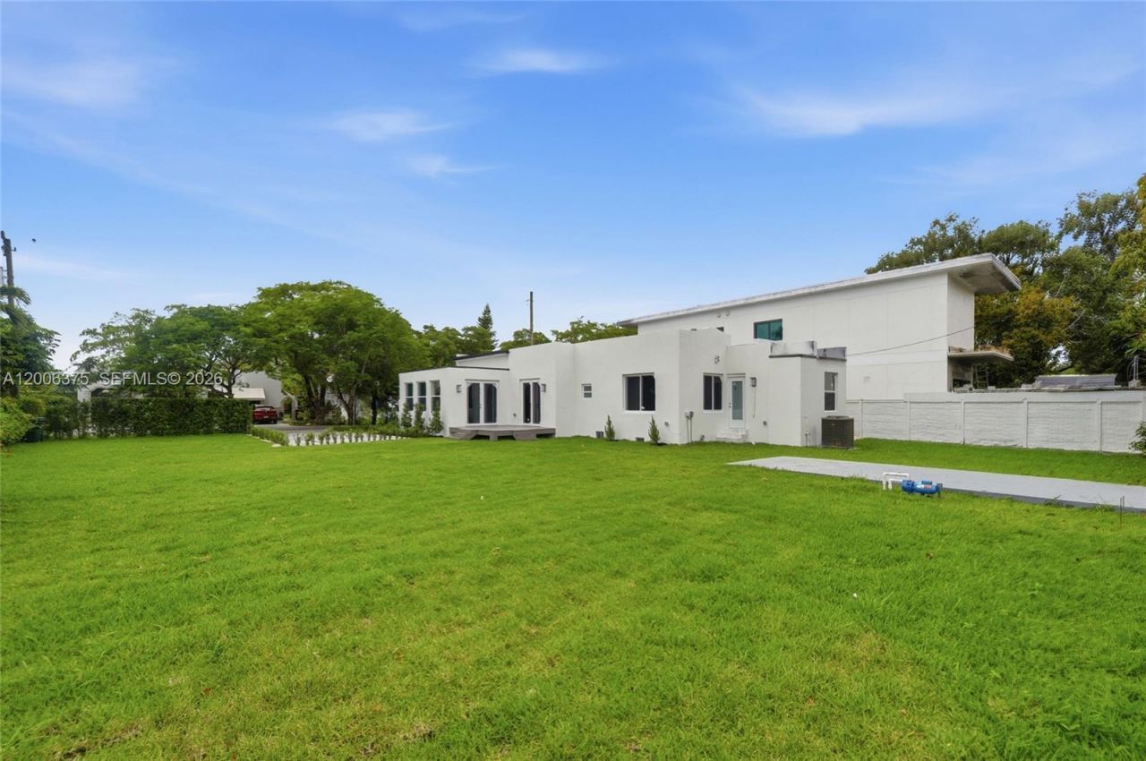 5735 SW 12th St, West Miami, FL 33144 Photo