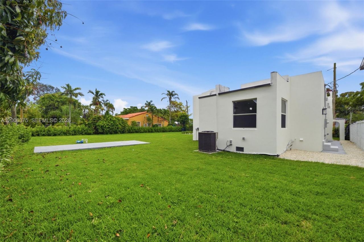 5735 SW 12th St, West Miami, FL 33144 Photo