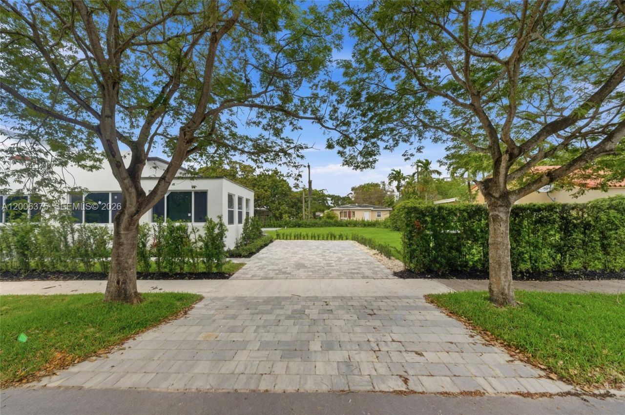 5735 SW 12th St , West Miami, FL 33144 Photo