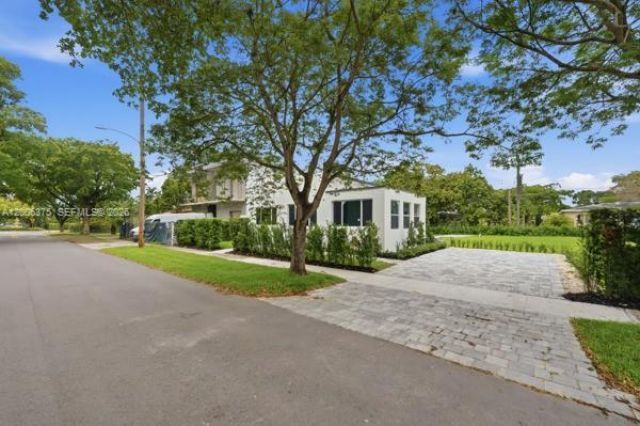 5735 SW 12th St , West Miami, FL 33144 Photo