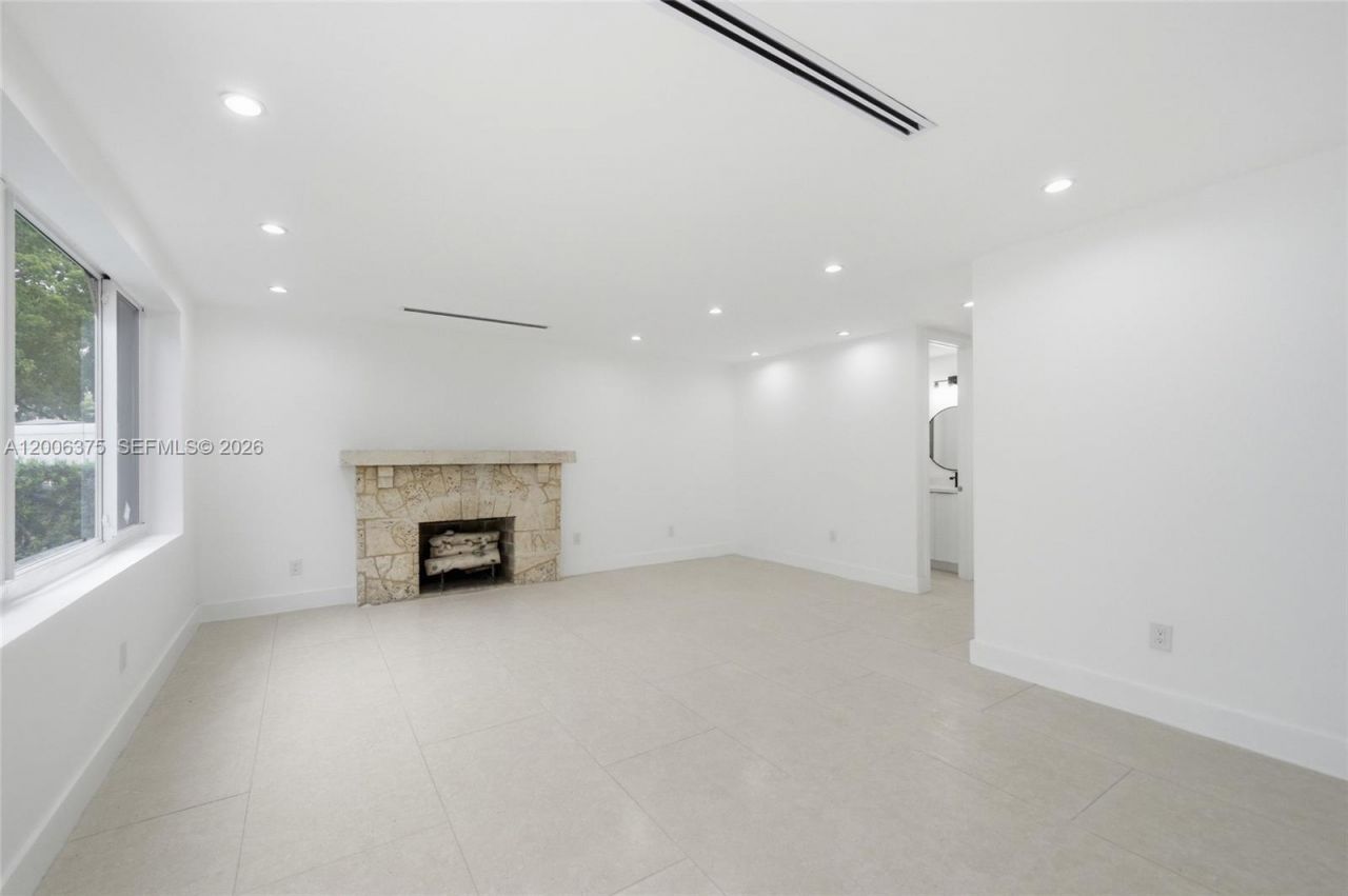 5735 SW 12th St , West Miami, FL 33144 Photo