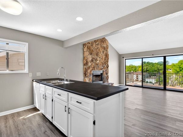 123 Barba Le Lane , Unit 3A, Lake Ozark, MO 65049