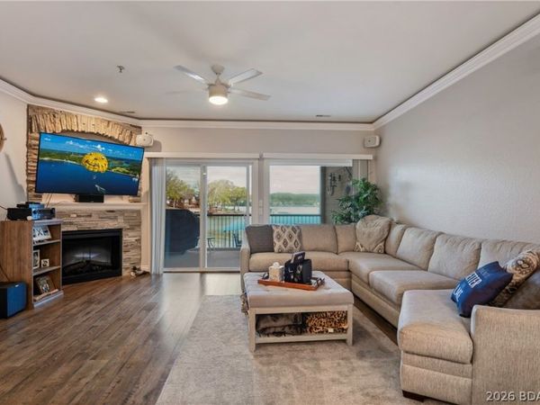 111 Journeys End Trail, Unit 1A, Sunrise Beach, MO 65059