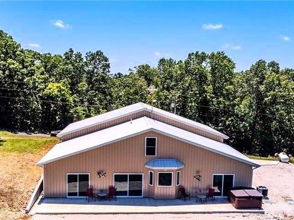 4423 LWS High Point Rd , Stover, MO 65078