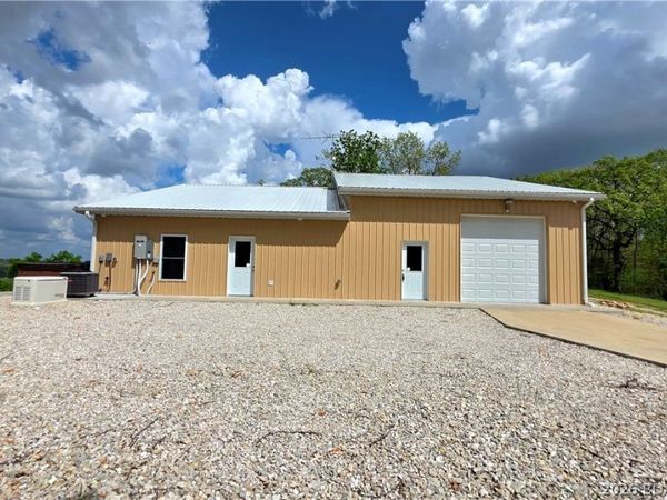 4423 LWS High Point Rd, Stover, MO 65078
