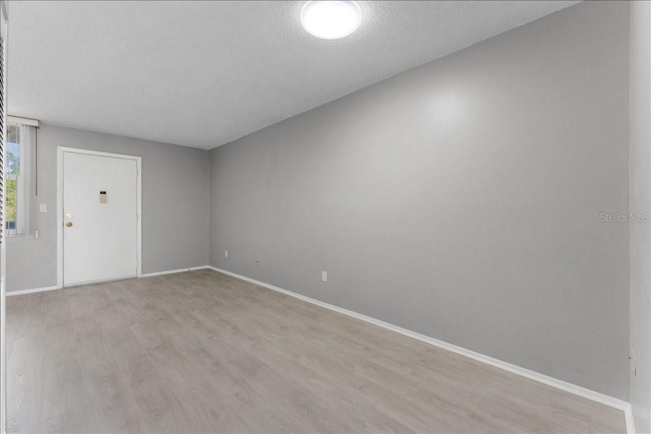 4885 1st Street Ne, Unit 212, Saint Petersburg, FL 33703 Photo