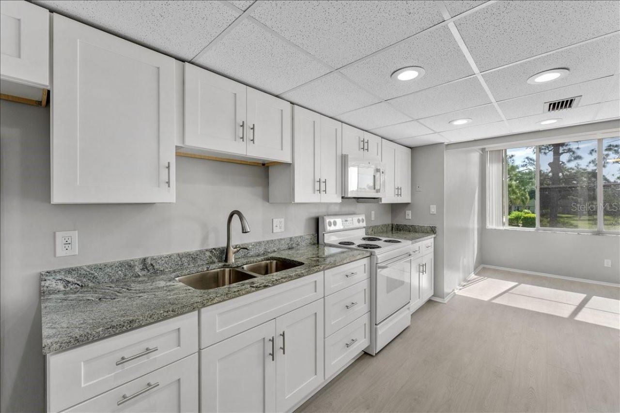 4885 1st Street Ne, Unit 212, Saint Petersburg, FL 33703 Photo