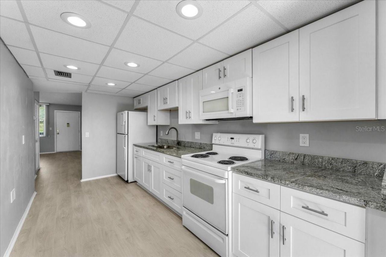 4885 1st Street Ne, Unit 212, Saint Petersburg, FL 33703 Photo