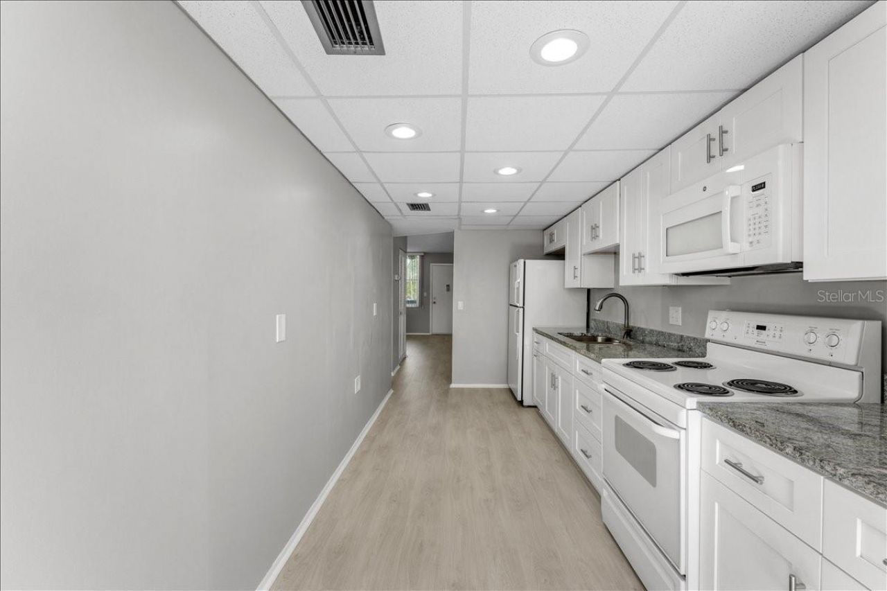 4885 1st Street Ne, Unit 212, Saint Petersburg, FL 33703 Photo