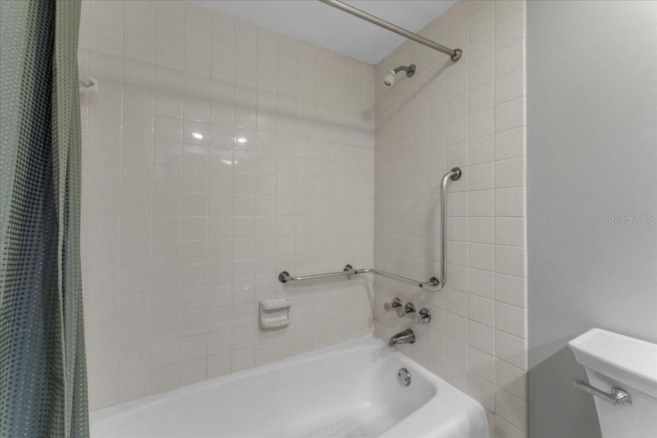 4885 1st Street Ne, Unit 212, Saint Petersburg, FL 33703 Photo