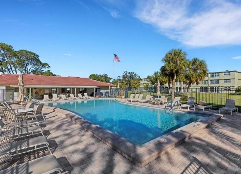 4885 1st Street Ne, Unit 212, Saint Petersburg, FL 33703 Photo