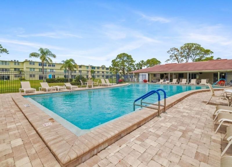 4885 1st Street Ne, Unit 212, Saint Petersburg, FL 33703 Photo