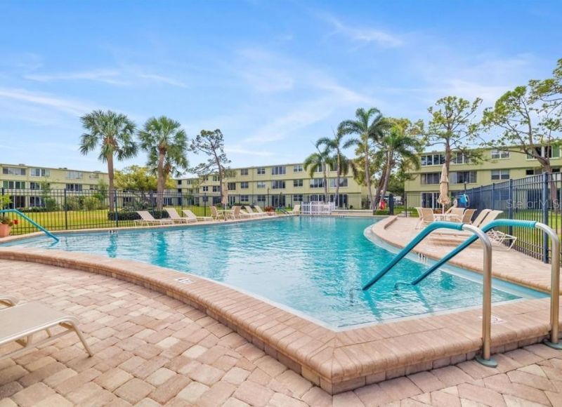 4885 1st Street Ne, Unit 212, Saint Petersburg, FL 33703 Photo