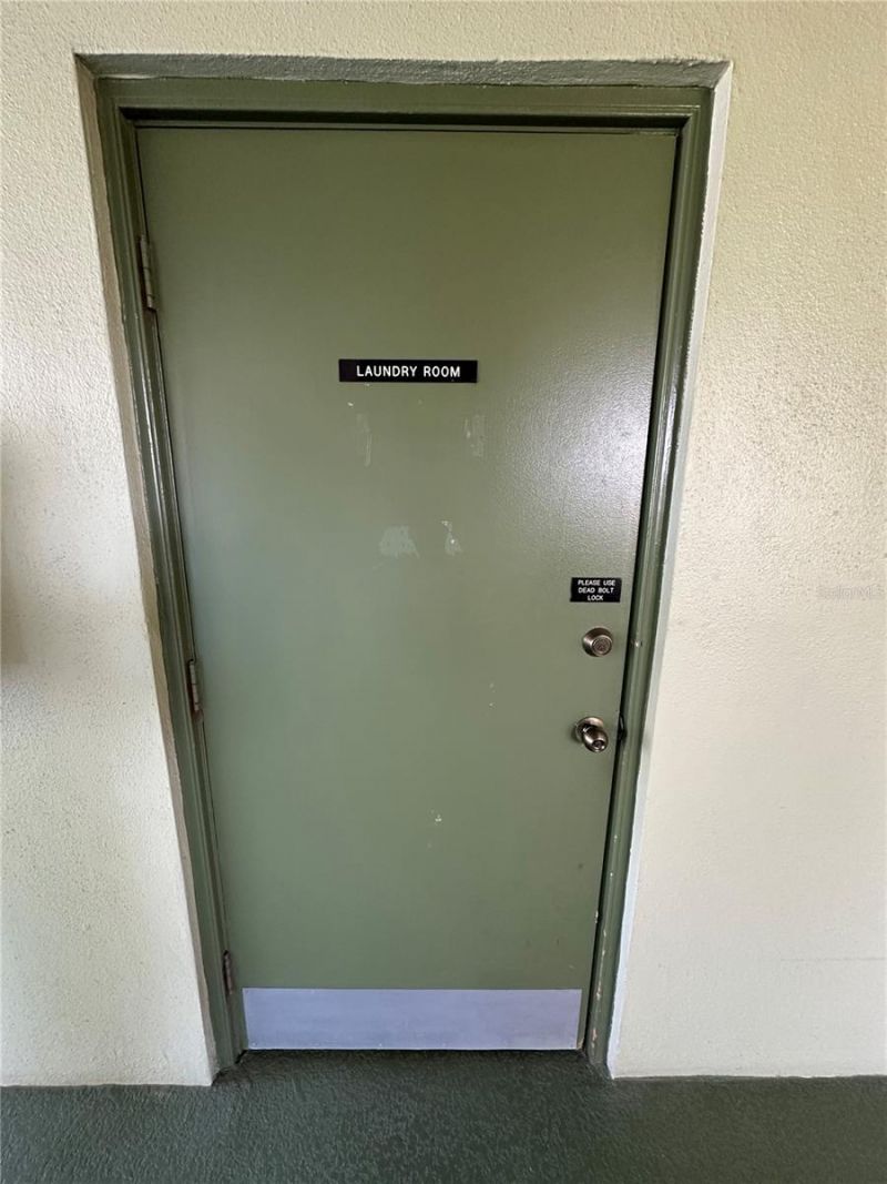 4885 1st Street Ne, Unit 212, Saint Petersburg, FL 33703 Photo