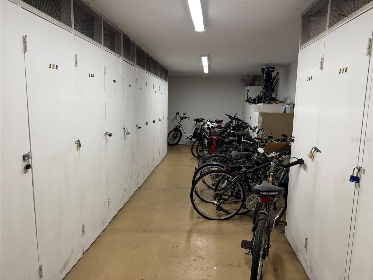 4885 1st Street Ne, Unit 212, Saint Petersburg, FL 33703 Photo