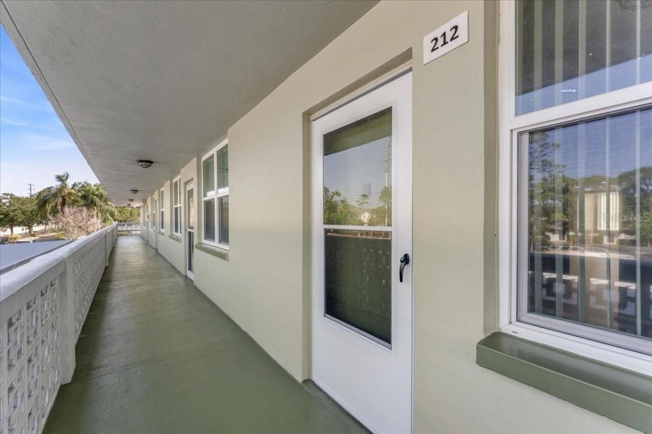 4885 1st Street Ne, Unit 212, Saint Petersburg, FL 33703 Photo