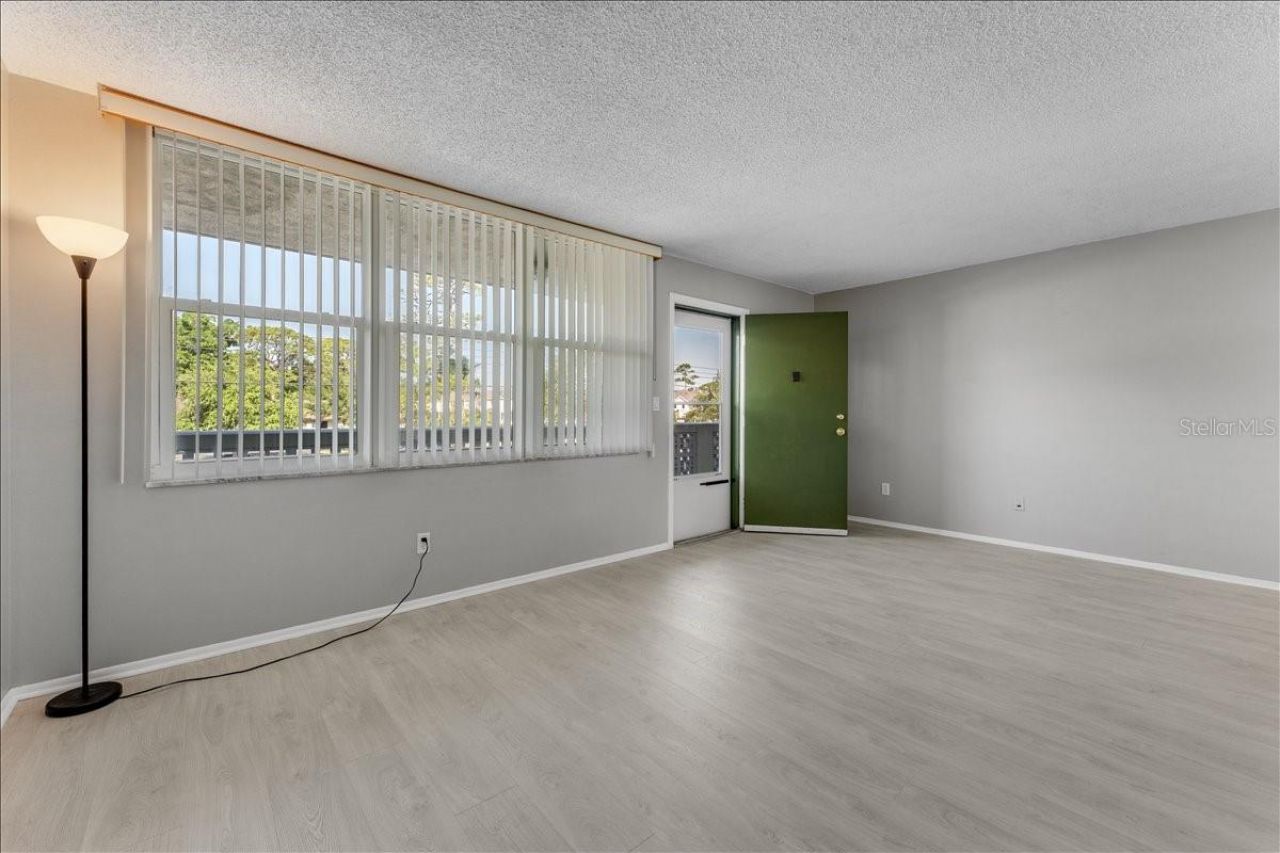 4885 1st Street Ne, Unit 212, Saint Petersburg, FL 33703 Photo