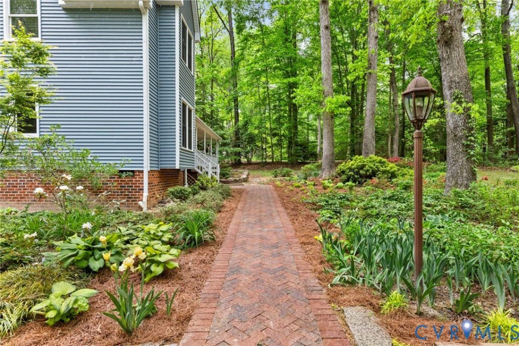11515 Wood Brook Road Glen Allen, VA 23059