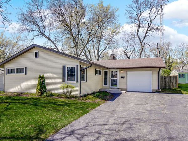 326 Delcy Drive , DeKalb, IL 60115