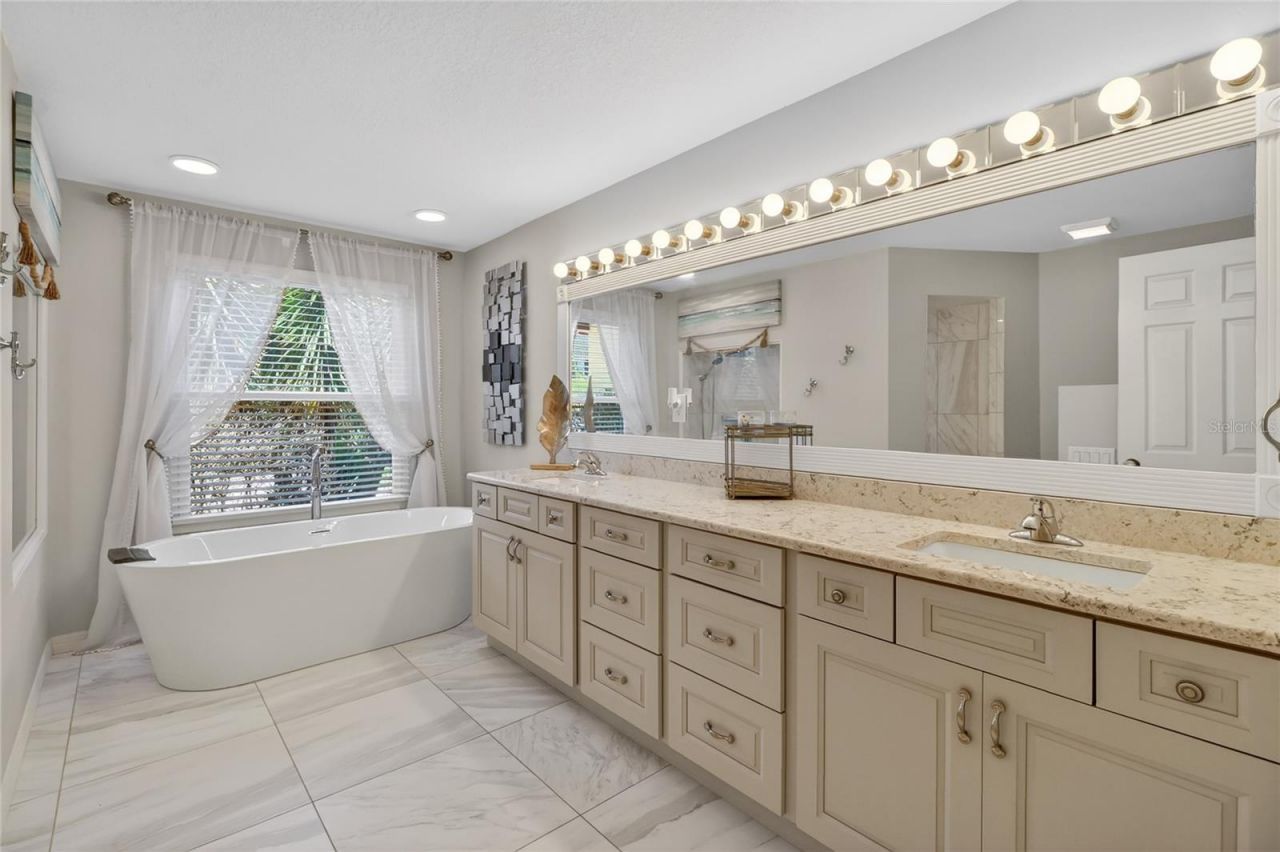 5965 Pier Place Drive , Lakeland, FL 33813 Photo