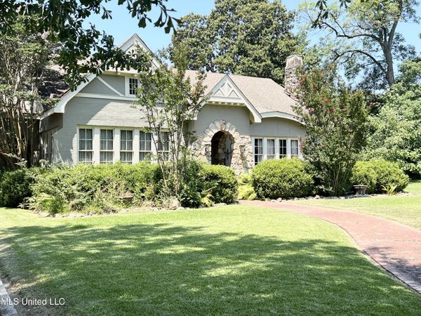 705 Grand Boulevard, Greenwood, MS 38930