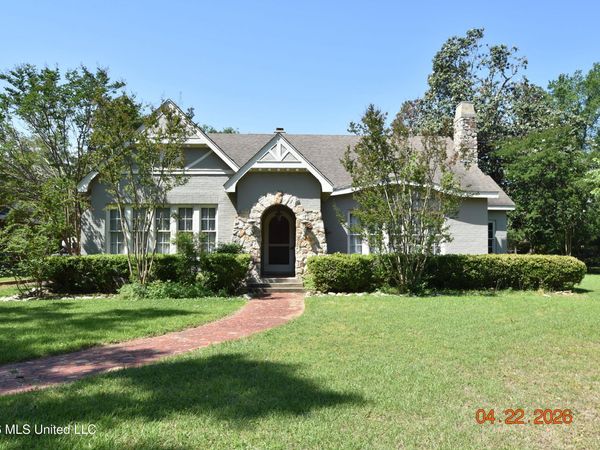 705 Grand Boulevard, Greenwood, MS 38930