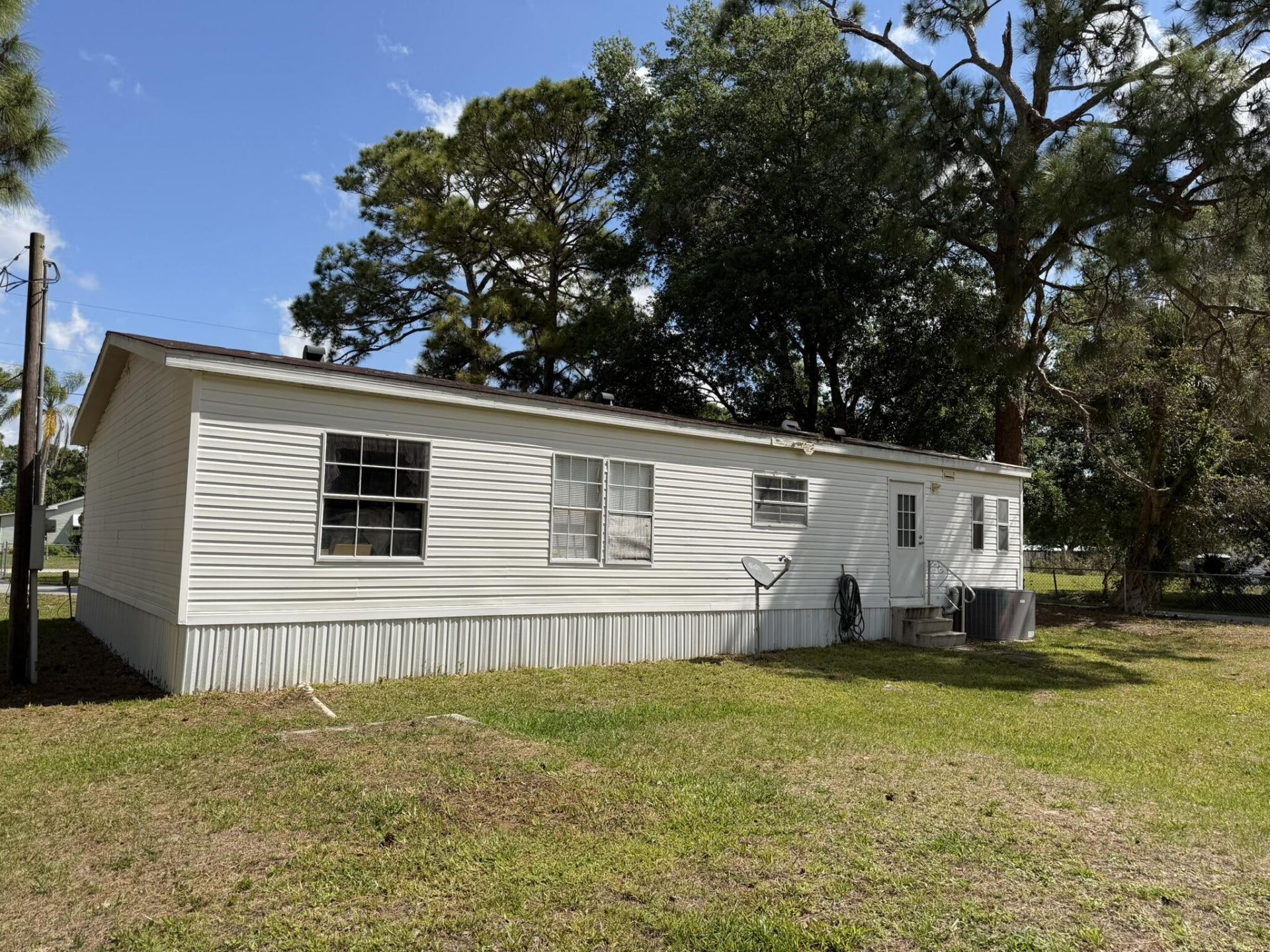 5924 NE 4th Lane, Okeechobee, FL 34974 Photo