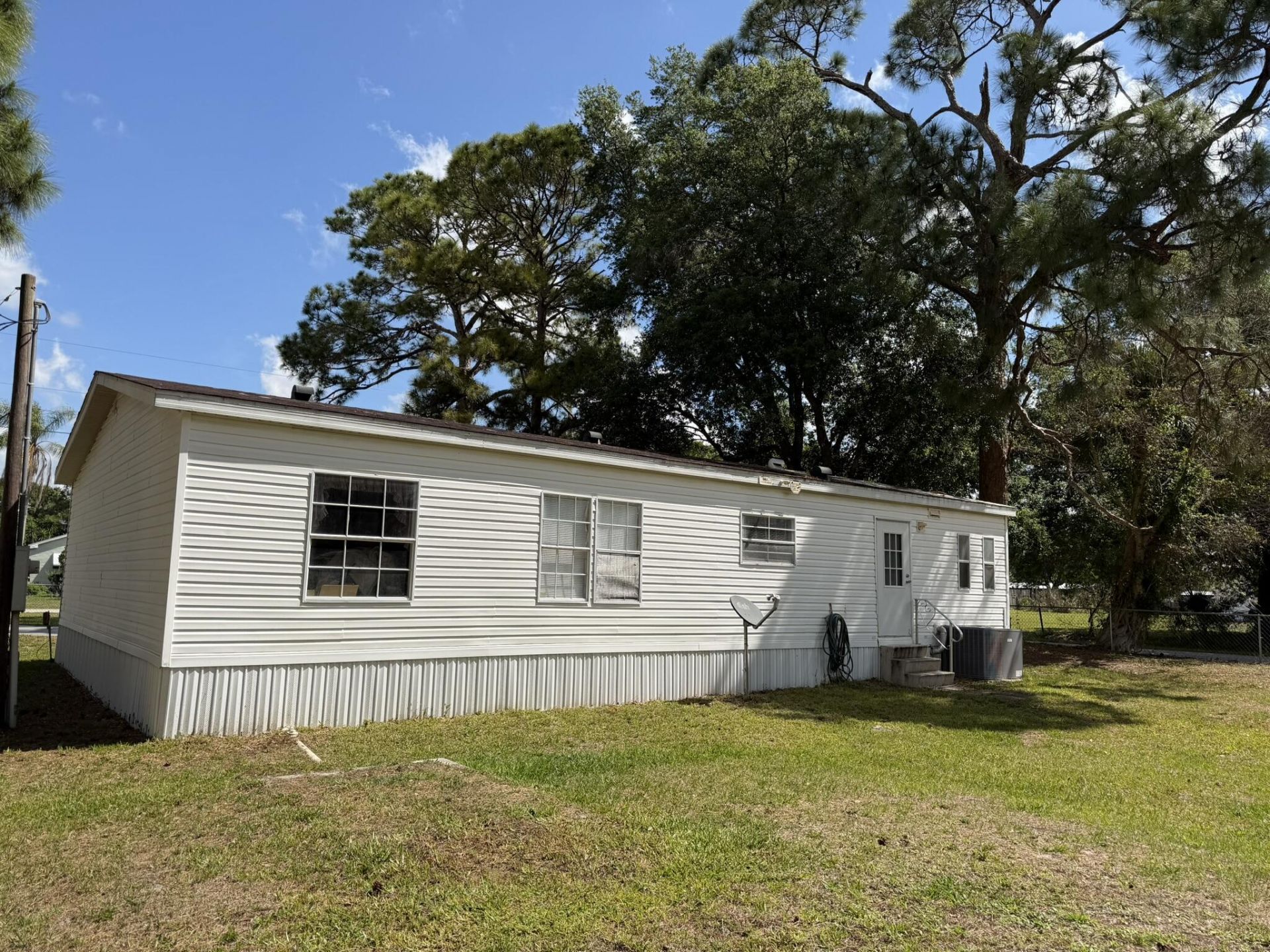 5924 NE 4th Lane, Okeechobee, FL 34974 Photo