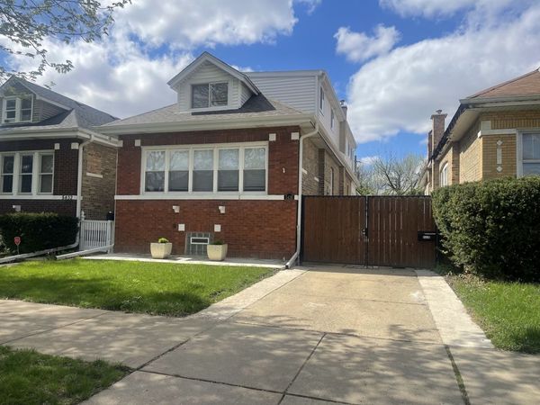 5436 N Lynch Avenue , Chicago, IL 60630