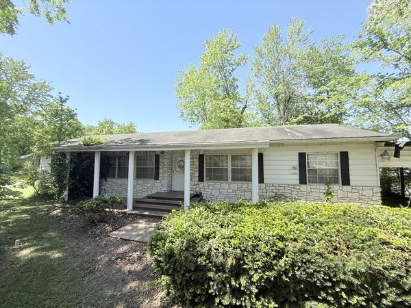 517 Marshall Street , Harrisburg, IL 62946