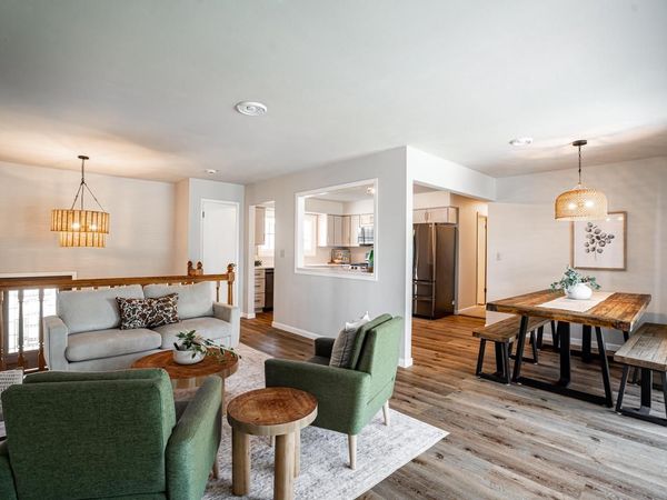 1452 N Lapham STREET, Oconomowoc, WI 53066