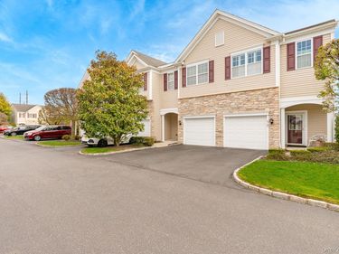 21 Virginia Pine Lane, Unit 21, Bay Shore, NY 11706