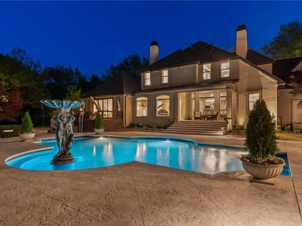 3122 E Township Street, Fayetteville, AR 72703
