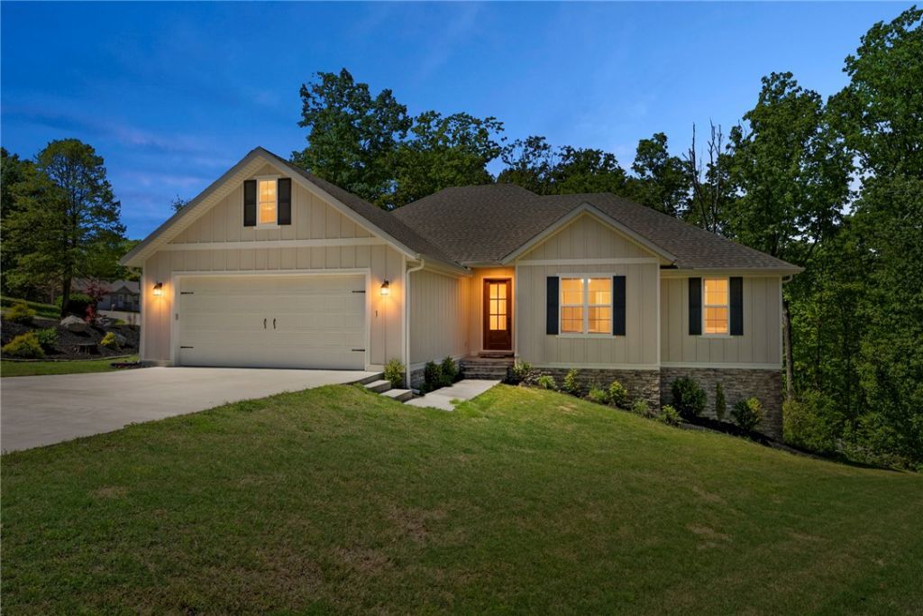 1 Brecknock Circle, Bella Vista, AR 72714 Main Photo