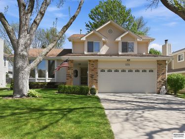 575 N 152 Avenue Circle , Omaha, NE 68154