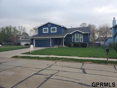 1801 Bristol Street , Papillion, NE 68046