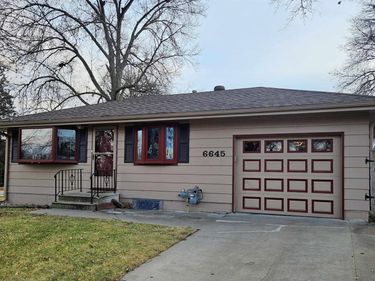 6645 Leighton Avenue , Lincoln, NE 68507