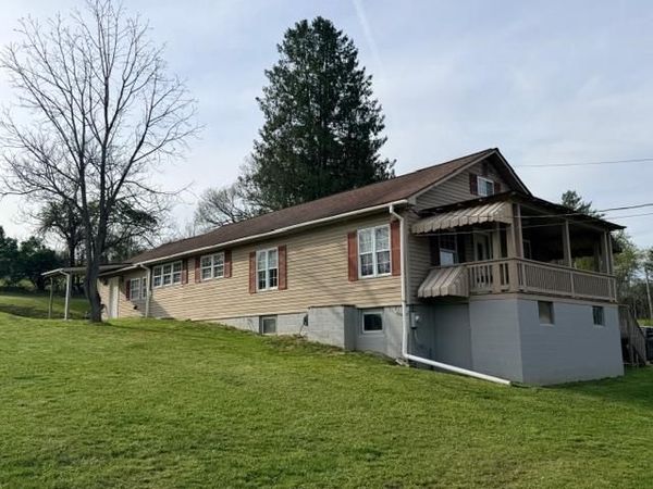 275 Coal River Rd, GLEN DANIEL, WV 25844
