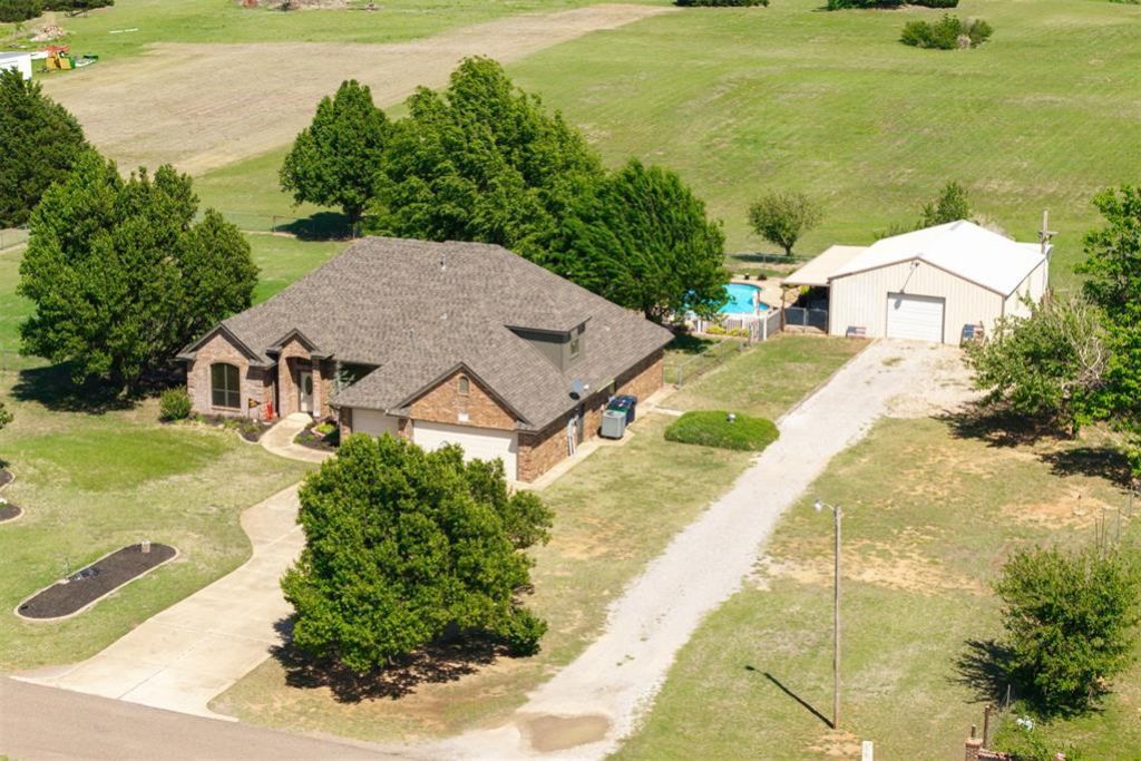 10200 Laramie Road, Yukon, OK 73099 Main Photo