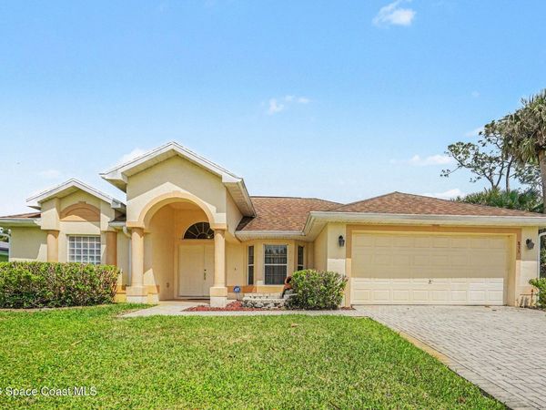 835 Rebus Avenue SW , Palm Bay, FL 32908