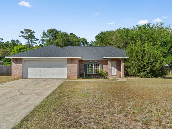 6456 Bay Oaks Drive, Milton, FL 32583