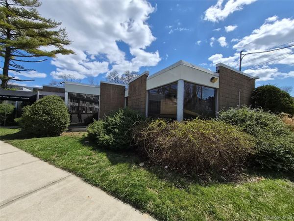 121 W Oak Street , Unit STE 1, Amityville, NY 11701