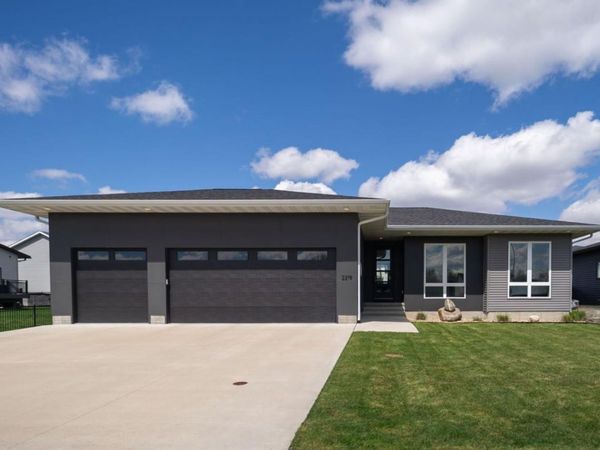 2219 Vera Way , Cedar Falls, IA 50613